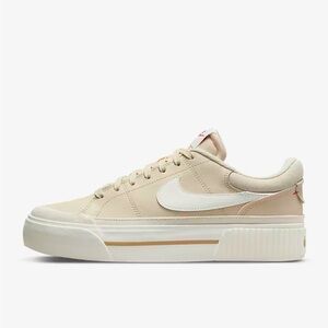 Nike court legacy lift sneakers